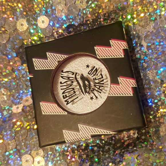 🌟💙STARDUST Medusa Makeup Glam Rock Eyeshadow NWT - Picture 5 of 5